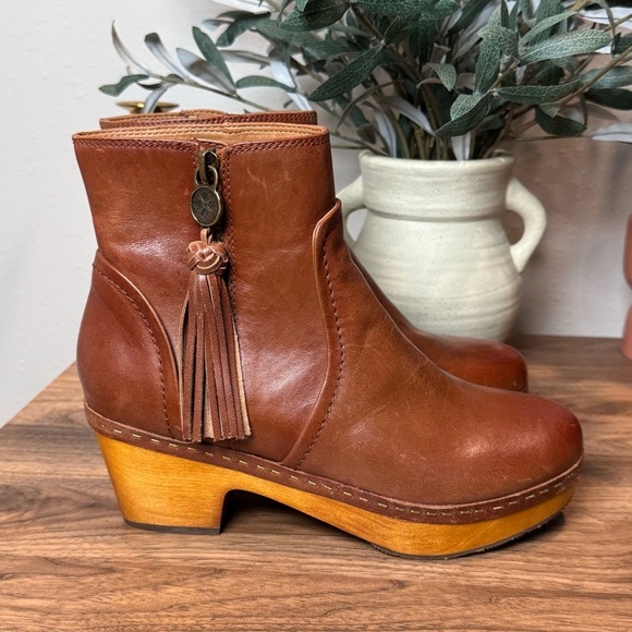 Patricia Nash Shoes - Patricia Nash Women's 6 Brown Leather Rafael Tasseled Ankle Clog Booties Chunky